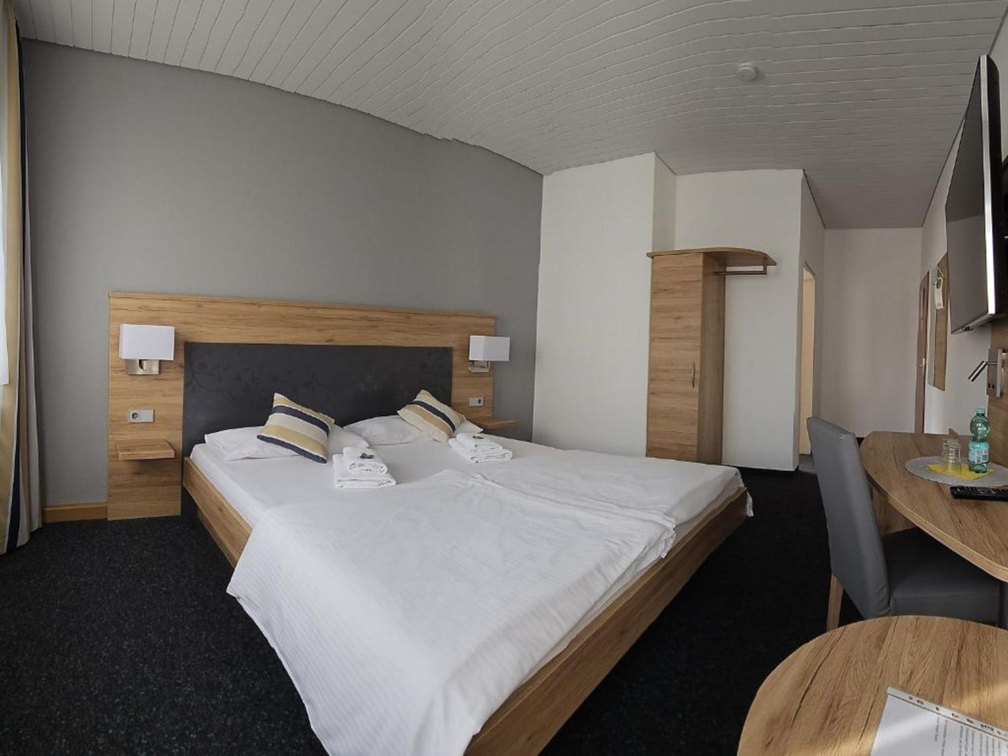 Hotel Hirsch Günzburg Eksteriør bilde
